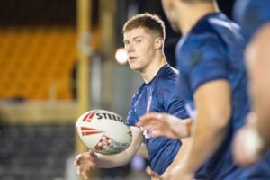 Morgan Gannon signs new contract with Leeds Rhinos