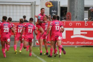 "This team could win the Grand Final" - How social media reacted to Leeds Rhinos' amazing comeback against Catalans