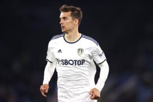 Diego Llorente reportedly set for Leeds return after Roma reject £15m deal in favour of free transfer