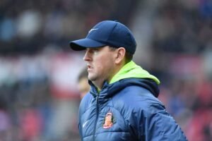 Sunderland boss refuses to “roll over” against Leeds