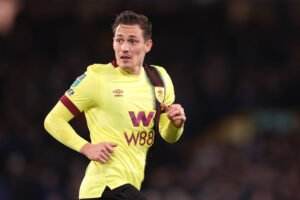 Leeds United in ‘fresh talks’ with Burnley over Connor Roberts signing
