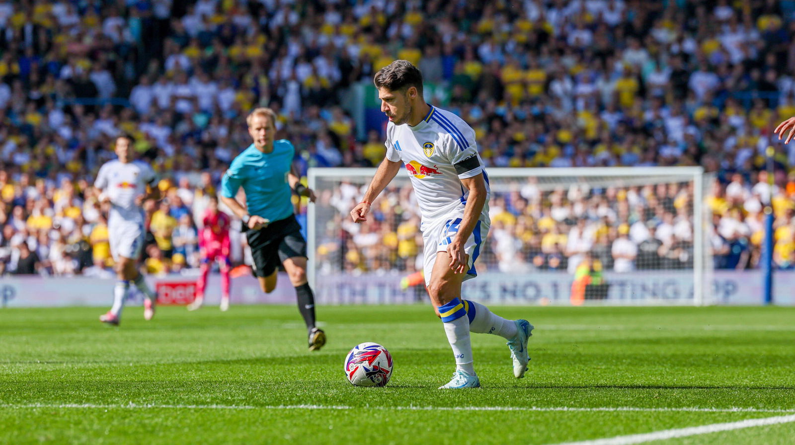 Manor Solomon in action for Leeds.